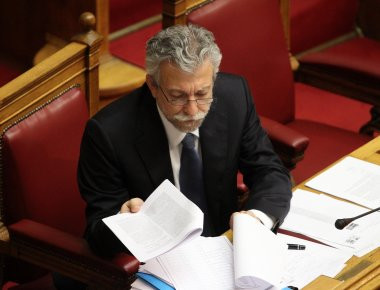 Έντονη αντιπαράθεση Σ.Κοντονή και Κ.Τζαβάρα για την τροπολογία με θέμα τους συμβολαιογράφους